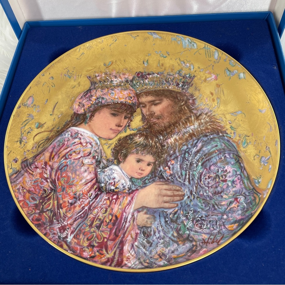 24 kt. Gold Painted Edna Hibel David, Bathsheba and Solomon Collectors Plate